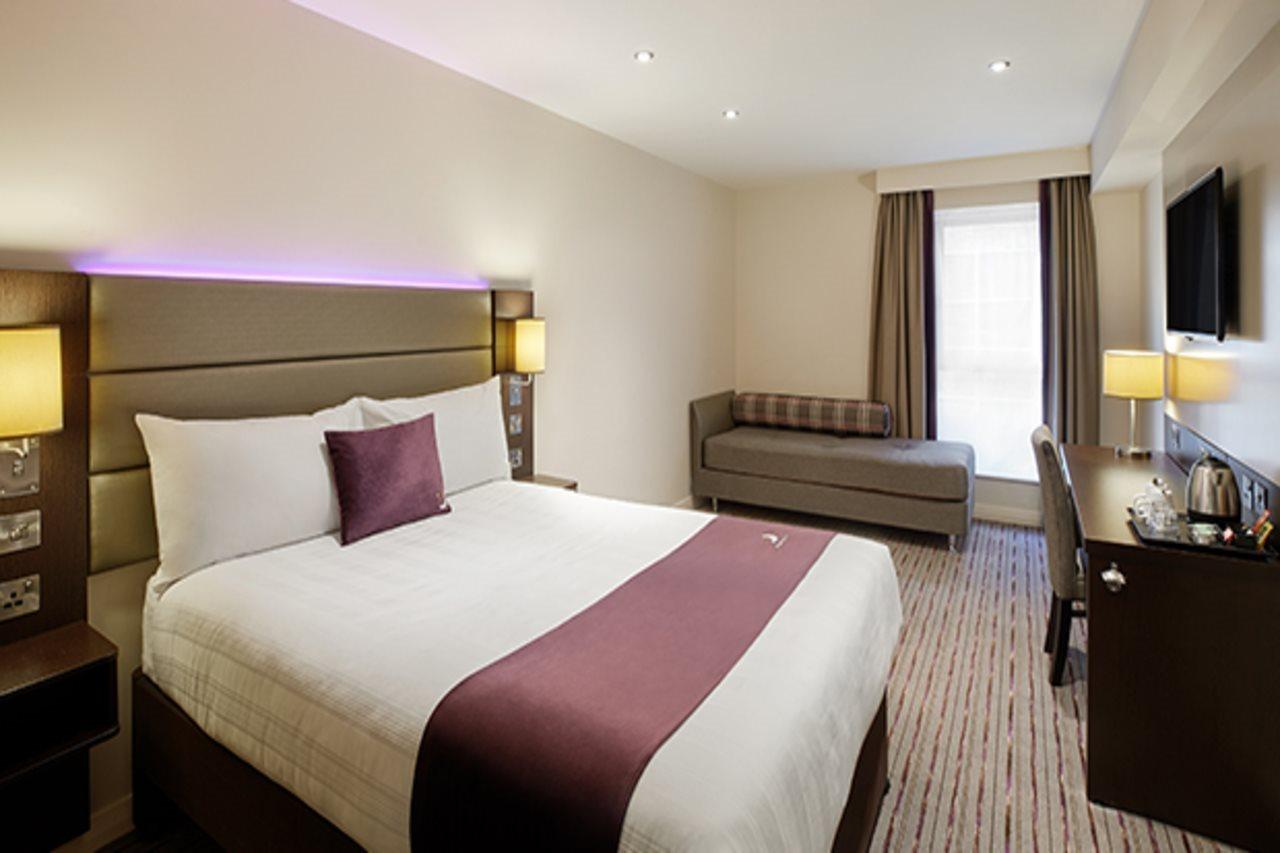 Premier Inn Manchester - Heaton Park Exterior photo