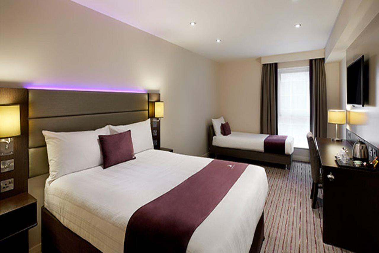 Premier Inn Manchester - Heaton Park Exterior photo